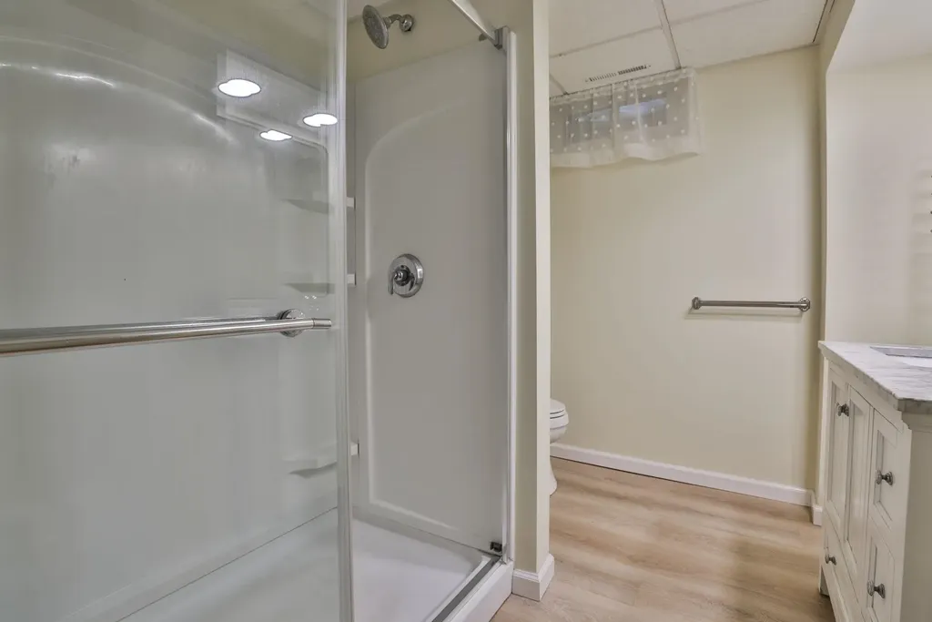 28 Beverlee Drive Nashua NH 03064