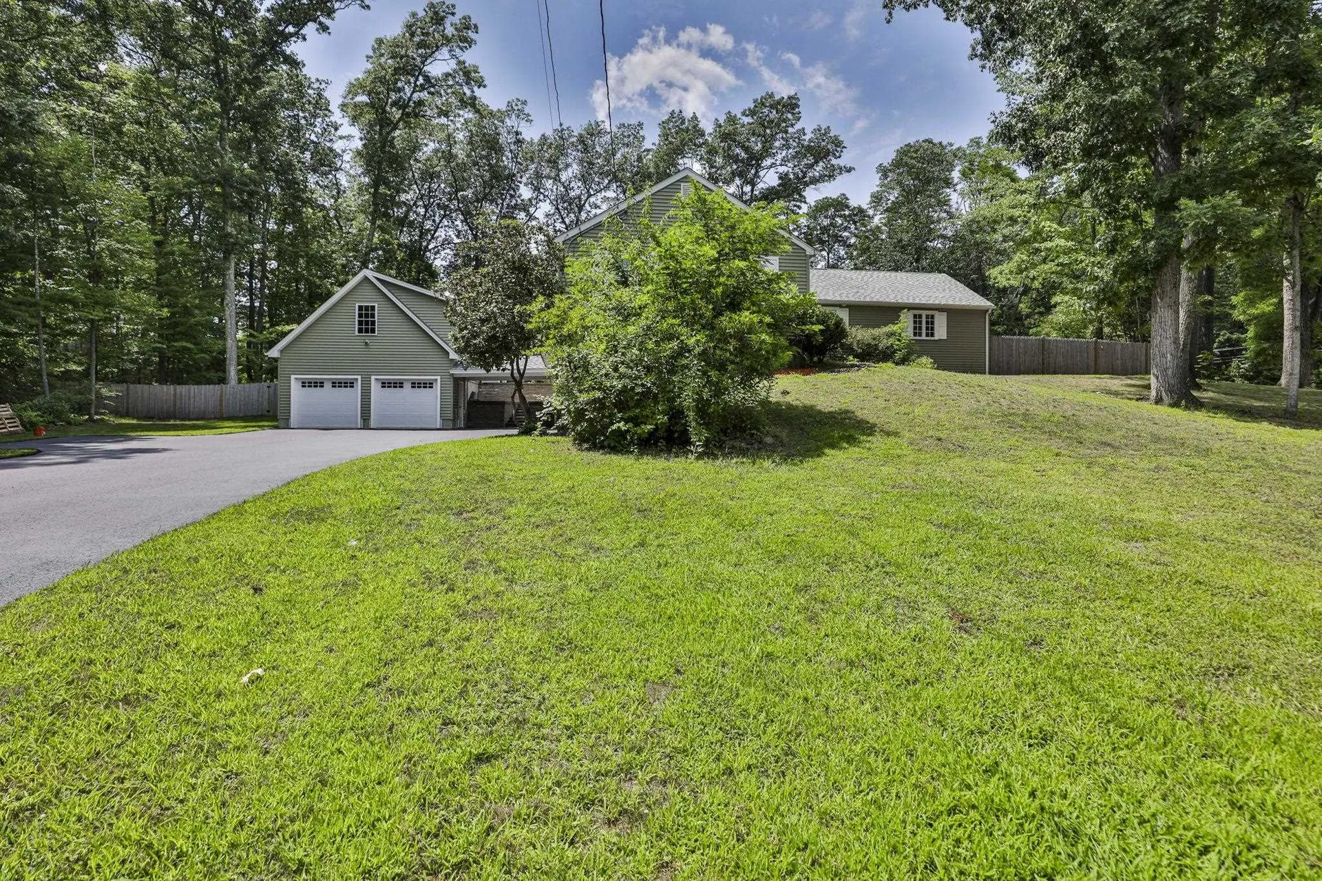 28 Beverlee Drive Nashua NH 03064