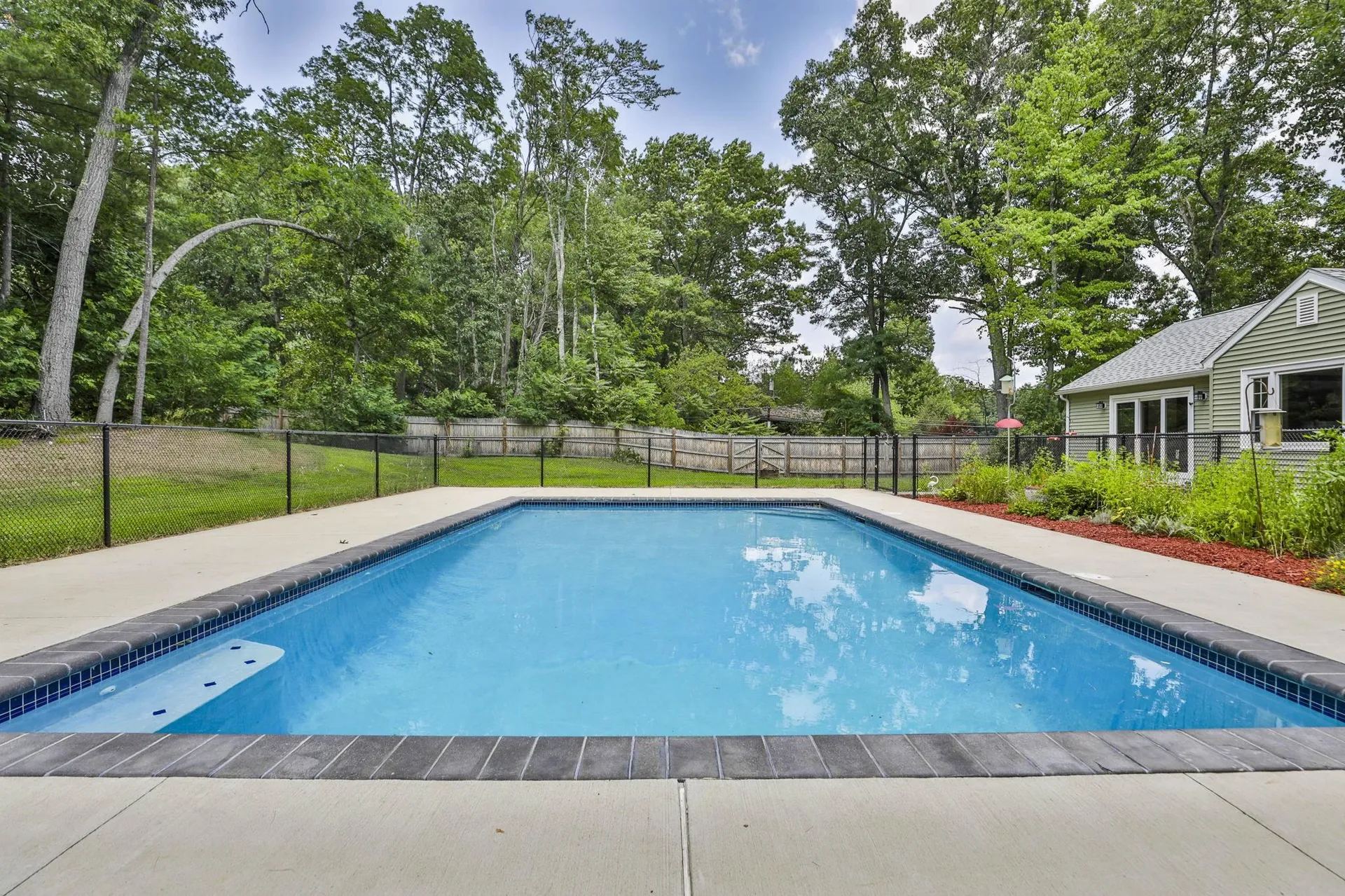 28 Beverlee Drive Nashua NH 03064