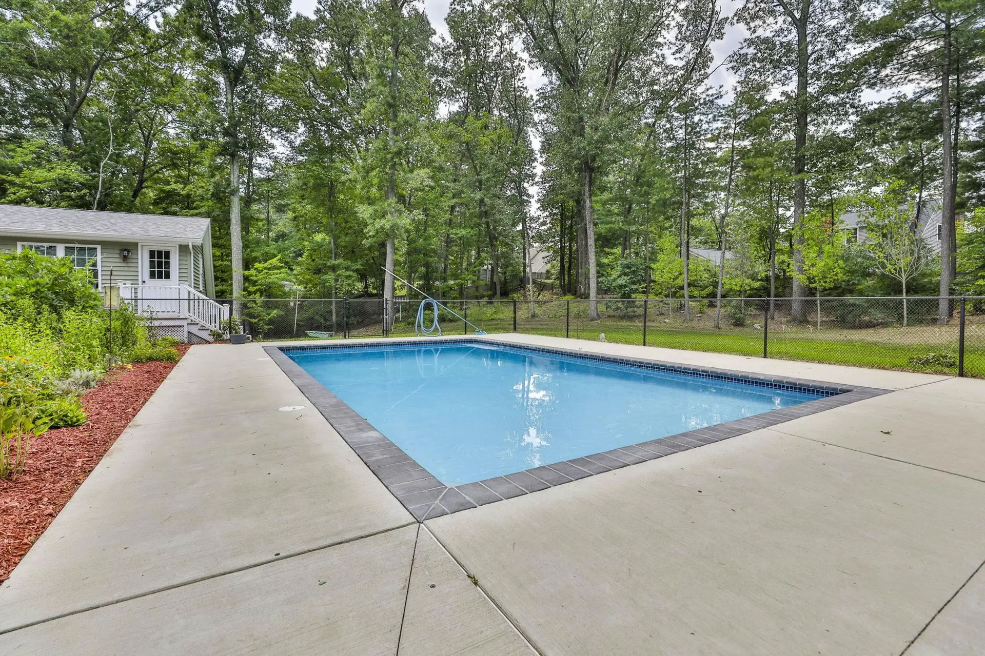 28 Beverlee Drive Nashua NH 03064