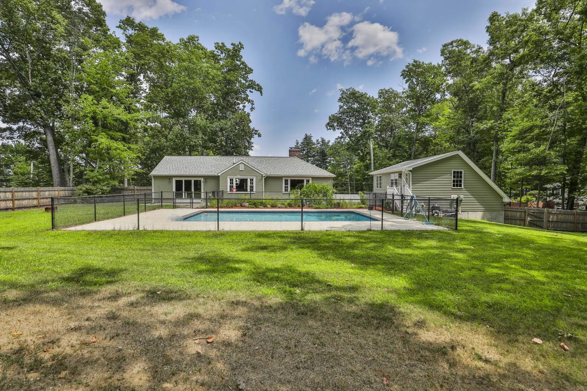 28 Beverlee Drive Nashua NH 03064
