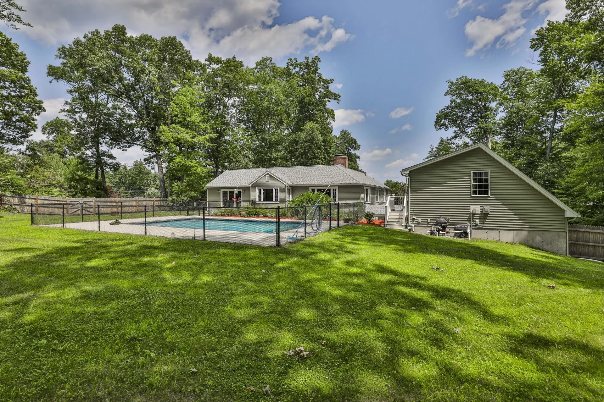 28 Beverlee Drive Nashua NH 03064