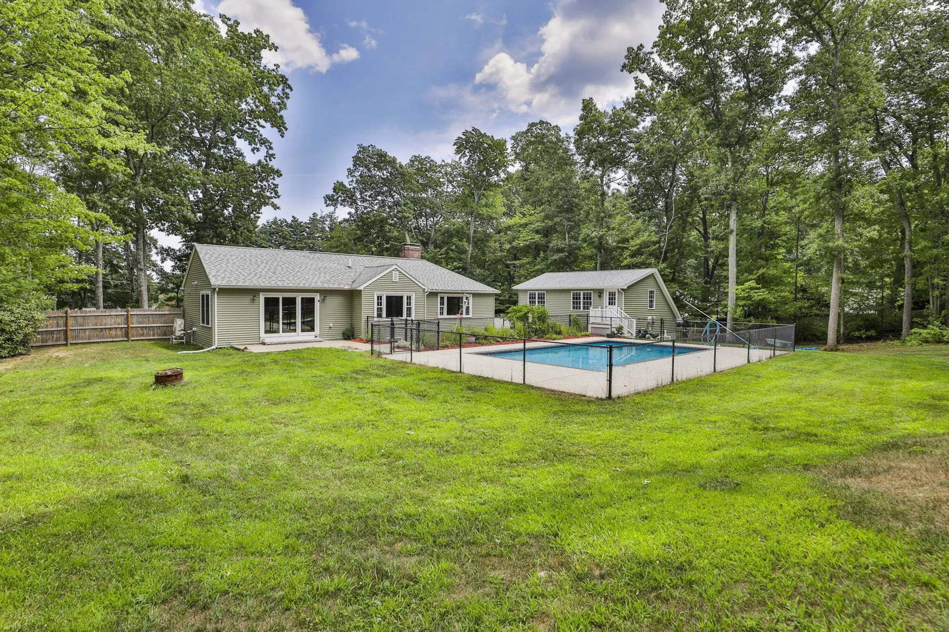 28 Beverlee Drive Nashua NH 03064