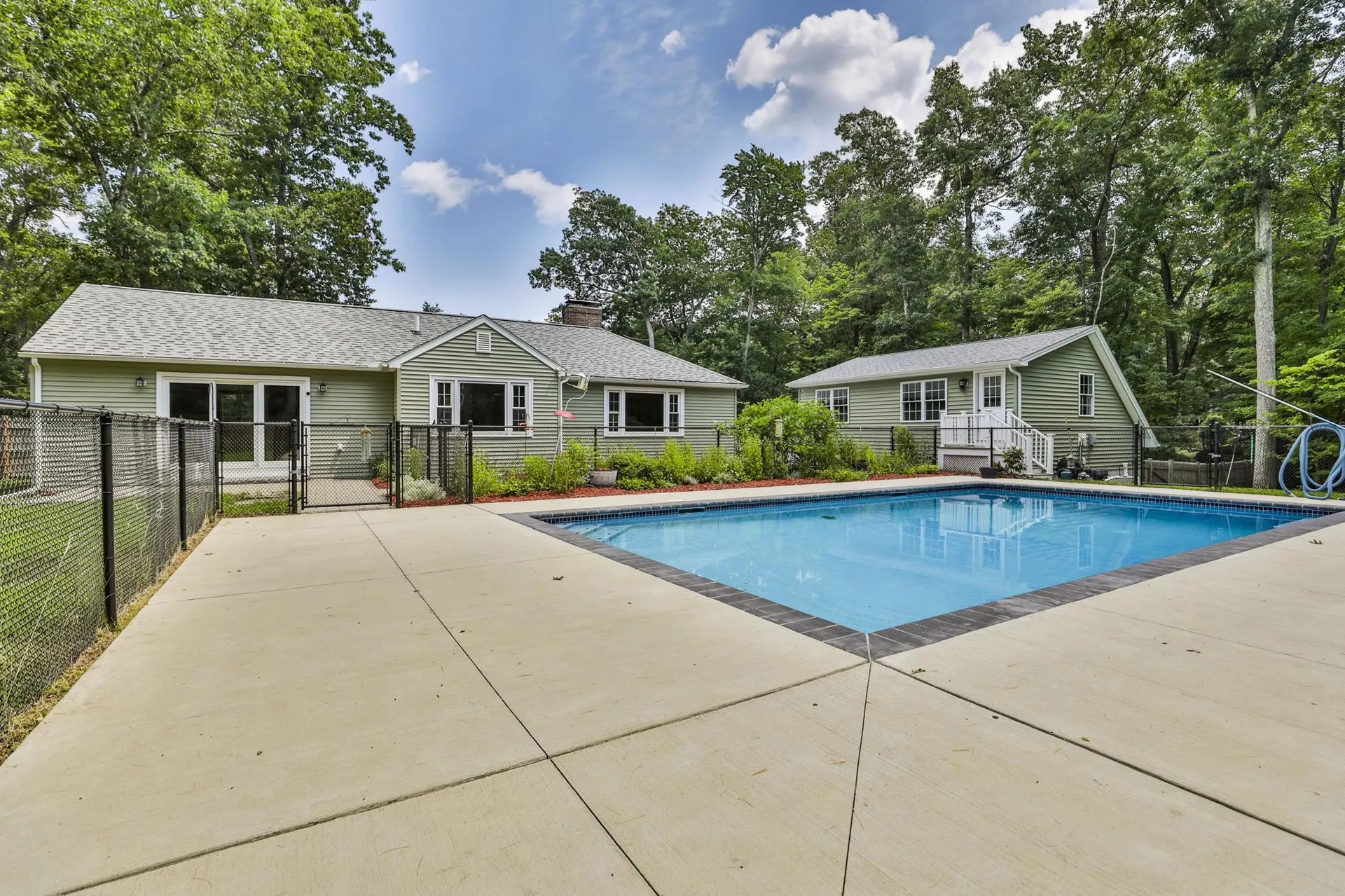 28 Beverlee Drive Nashua NH 03064