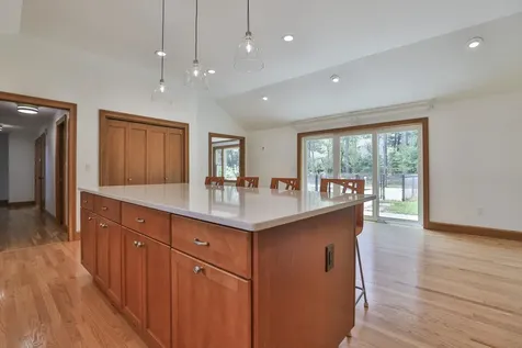 28 Beverlee Drive Nashua NH 03064