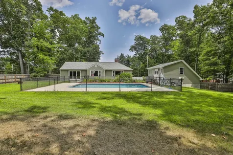28 Beverlee Drive Nashua NH 03064