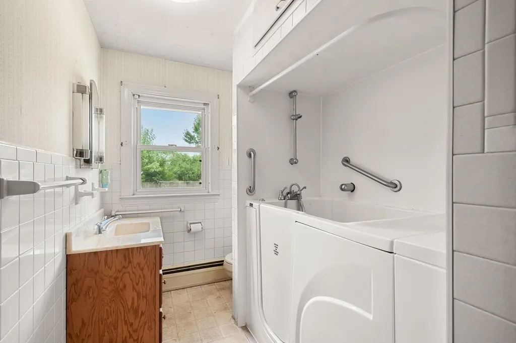 14 Burke Street Nashua NH 03060