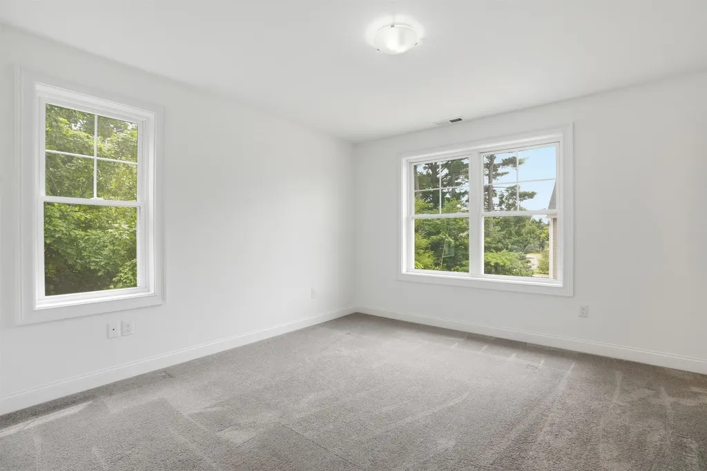 18 Dumaine Avenue Nashua NH 03063