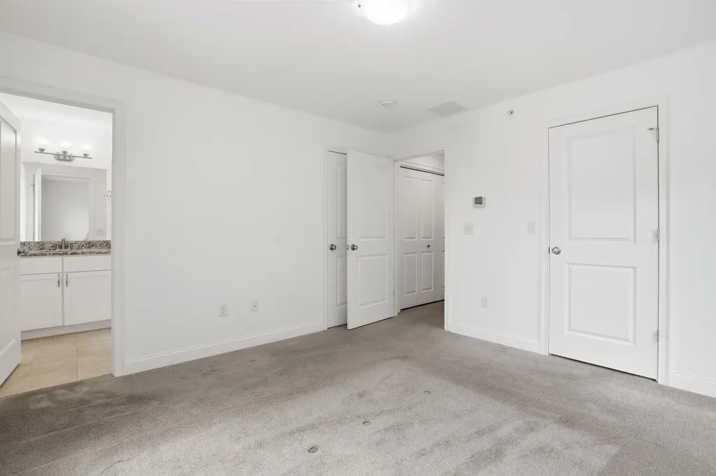 18 Dumaine Avenue Nashua NH 03063