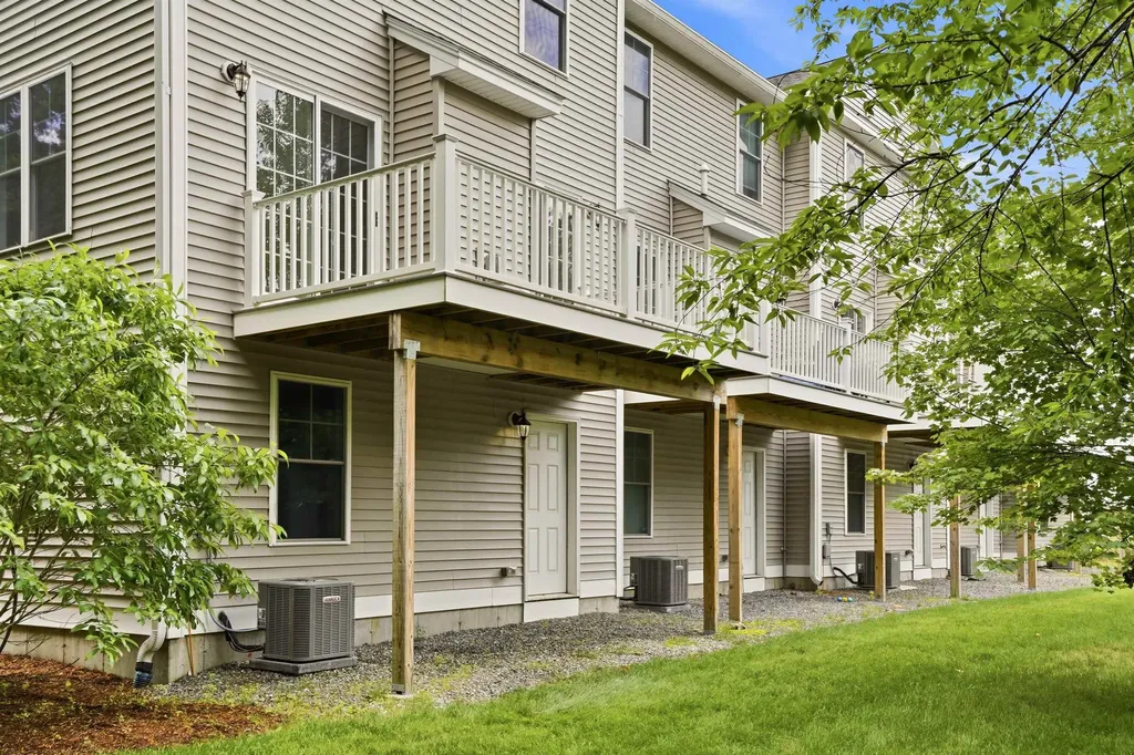 18 Dumaine Avenue Nashua NH 03063