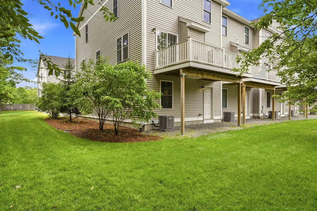 18 Dumaine Avenue Nashua NH 03063