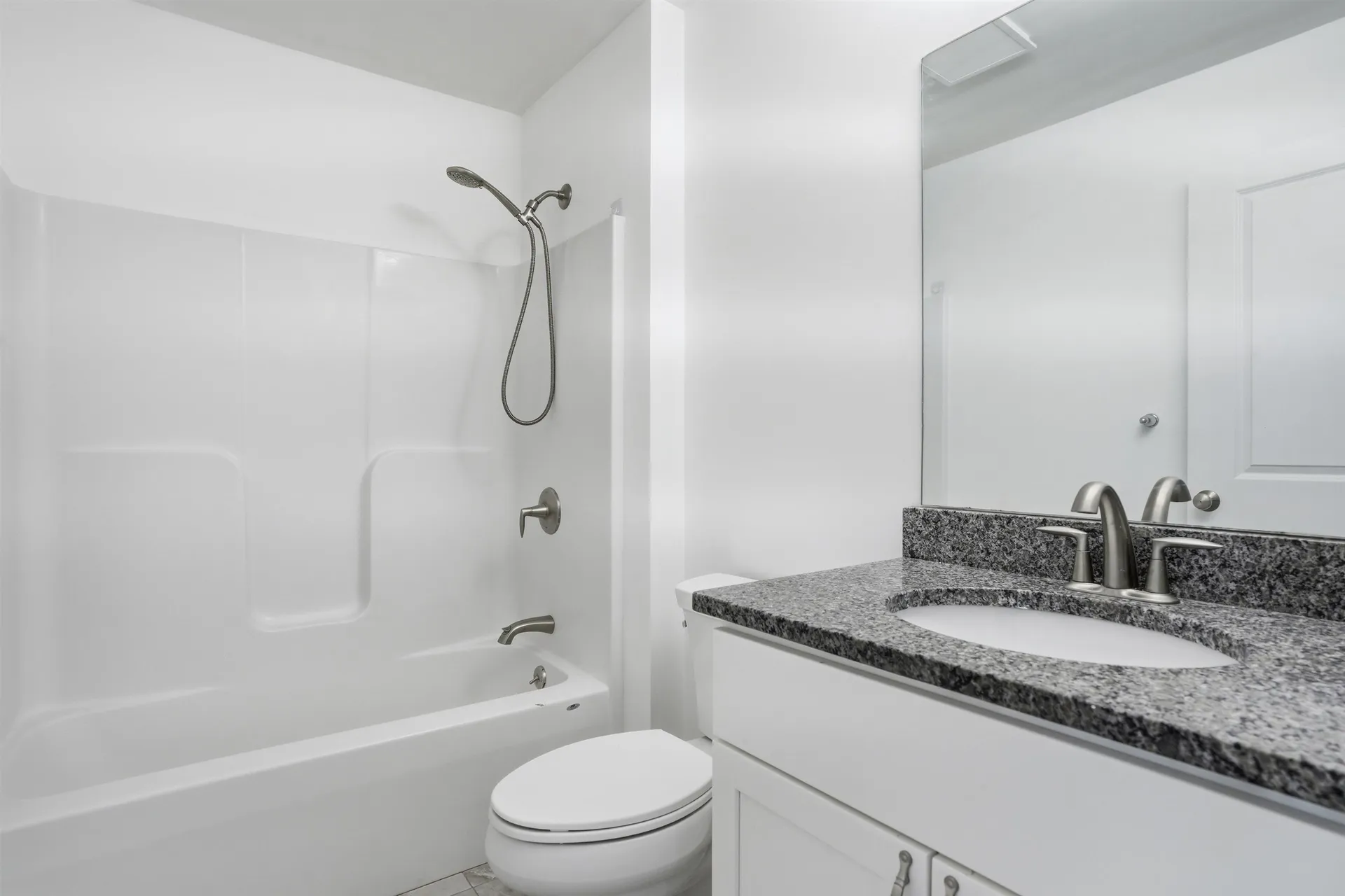 18 Dumaine Avenue Nashua NH 03063