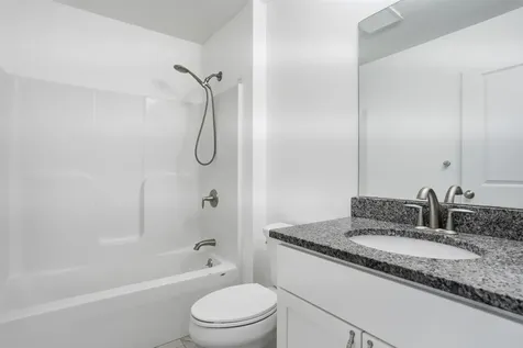 18 Dumaine Avenue Nashua NH 03063
