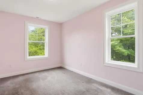 18 Dumaine Avenue Nashua NH 03063