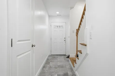 18 Dumaine Avenue Nashua NH 03063