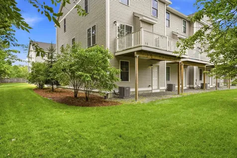 18 Dumaine Avenue Nashua NH 03063