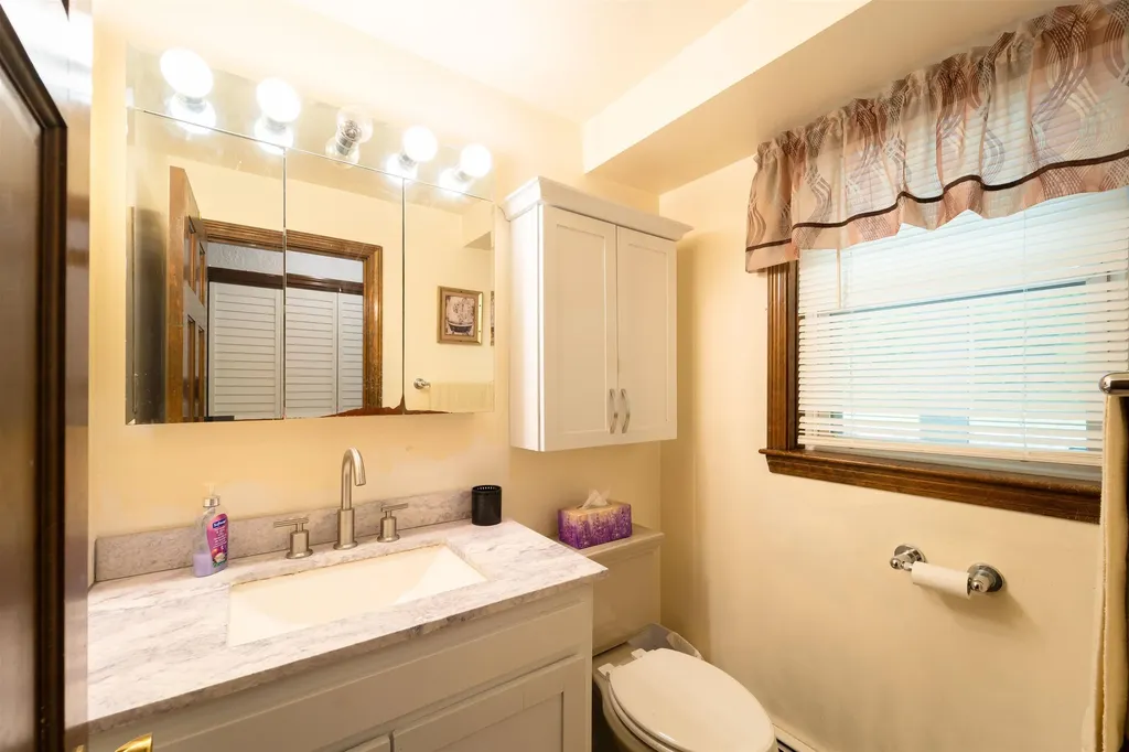 12 Beech Hill Drive Londonderry NH 03053