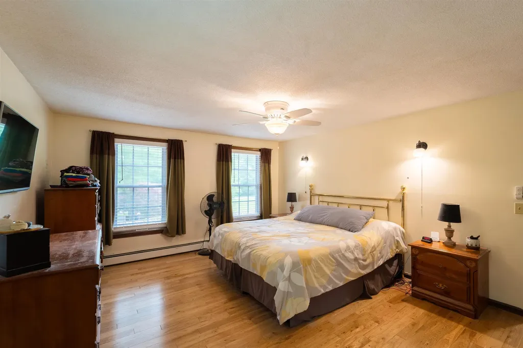 12 Beech Hill Drive Londonderry NH 03053