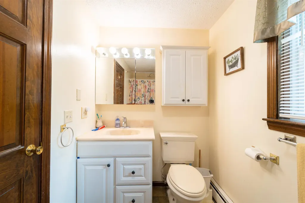 12 Beech Hill Drive Londonderry NH 03053