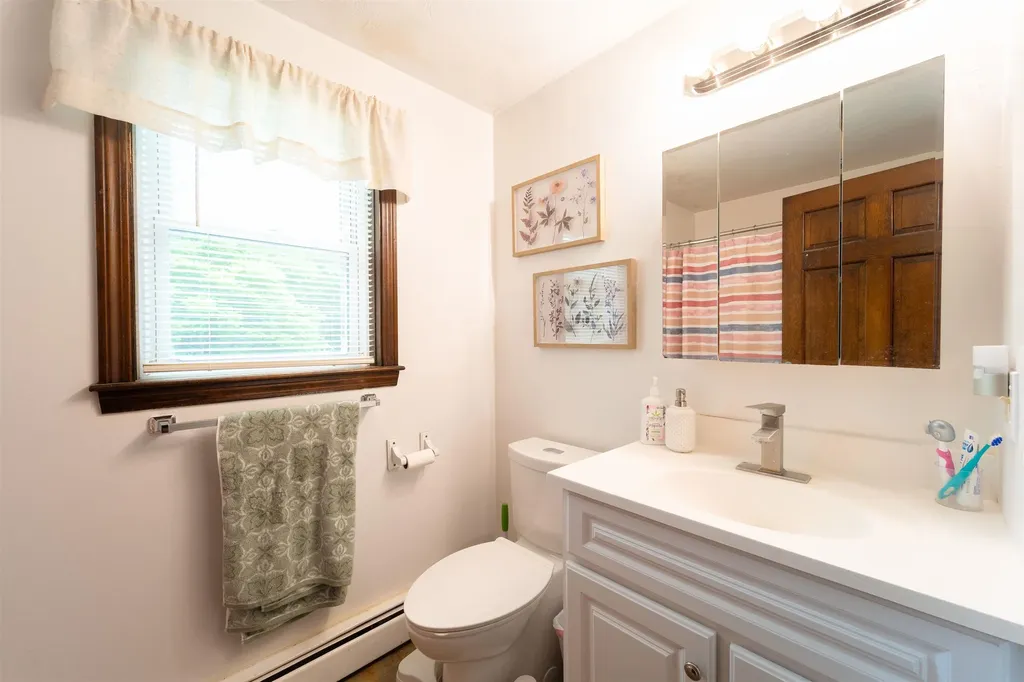 12 Beech Hill Drive Londonderry NH 03053