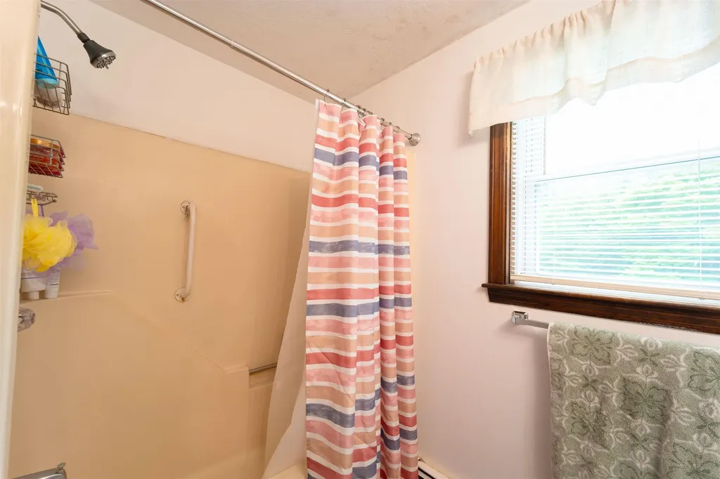 12 Beech Hill Drive Londonderry NH 03053