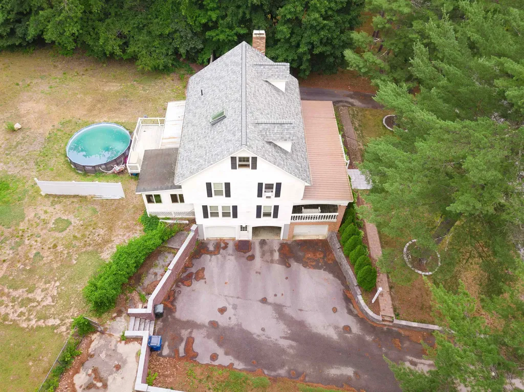 12 Beech Hill Drive Londonderry NH 03053