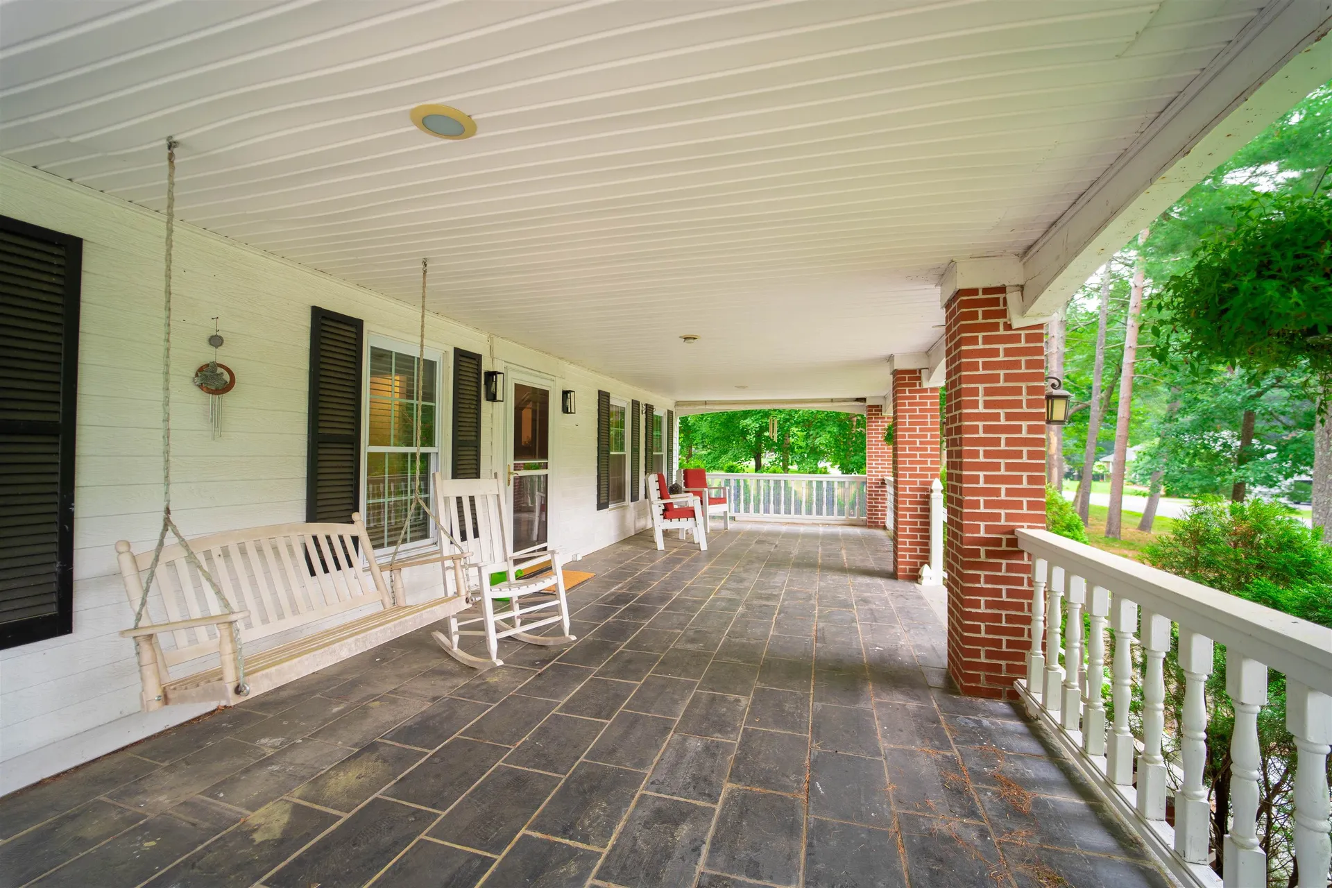 12 Beech Hill Drive Londonderry NH 03053
