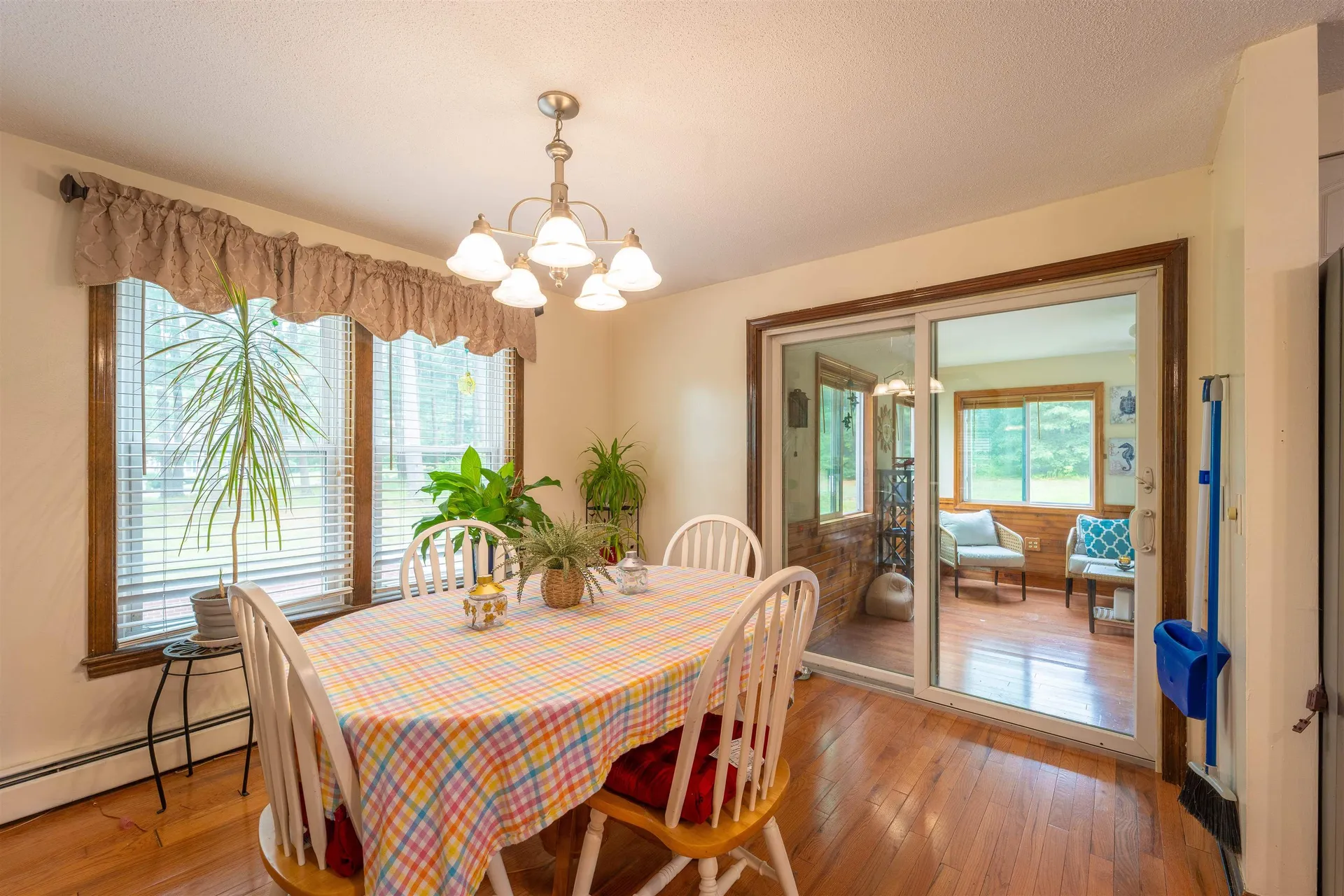 12 Beech Hill Drive Londonderry NH 03053