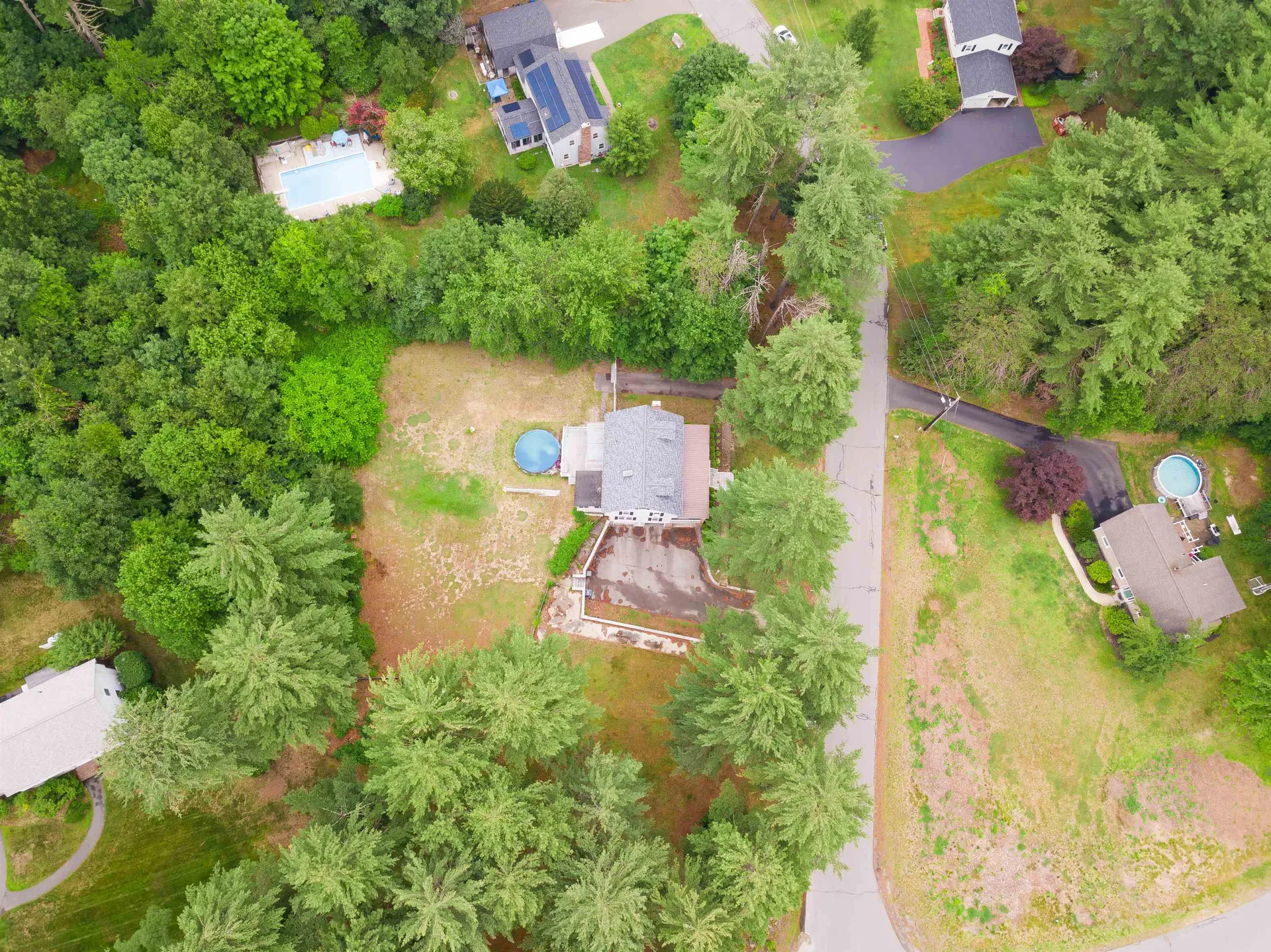 12 Beech Hill Drive Londonderry NH 03053