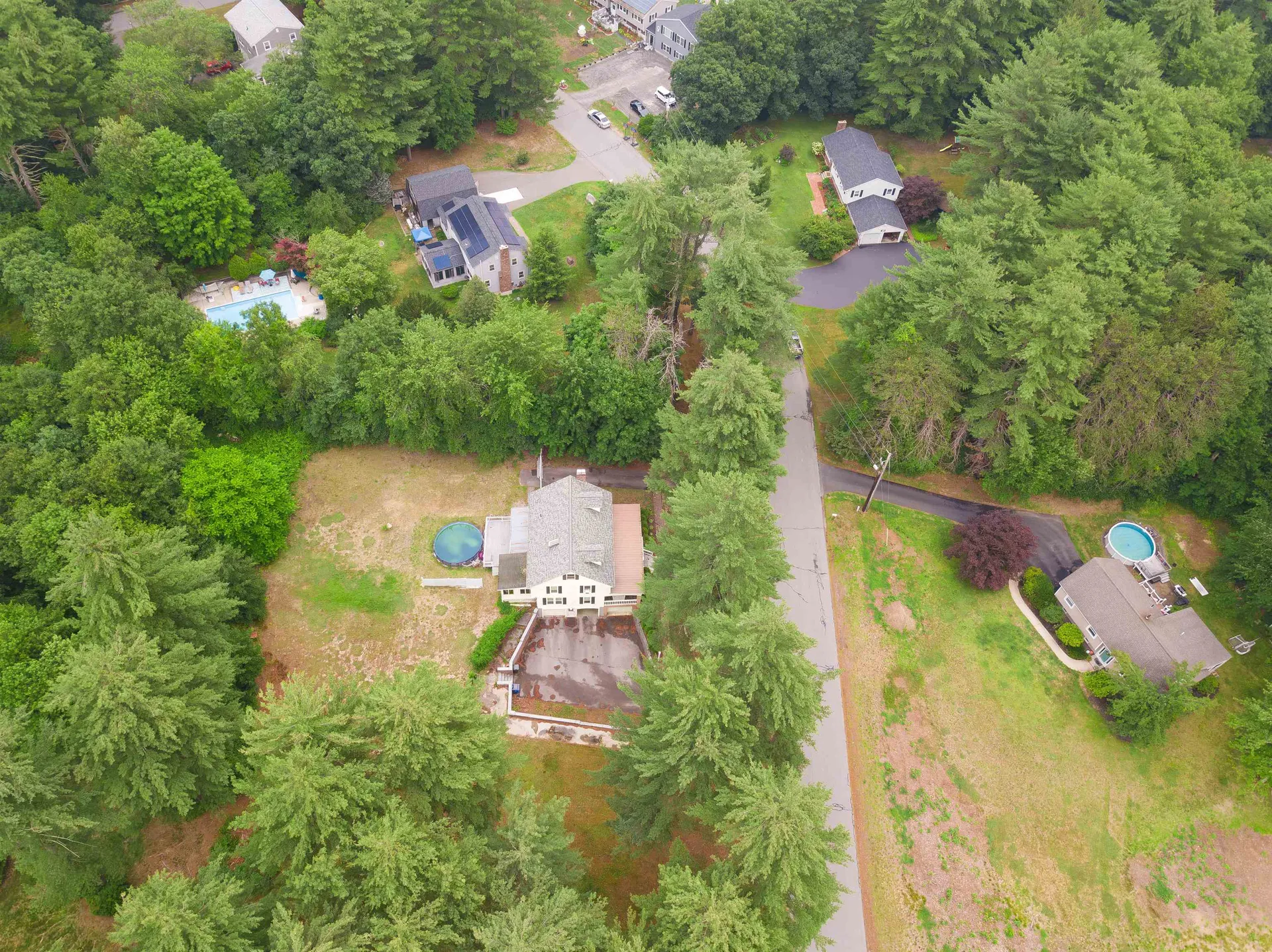 12 Beech Hill Drive Londonderry NH 03053