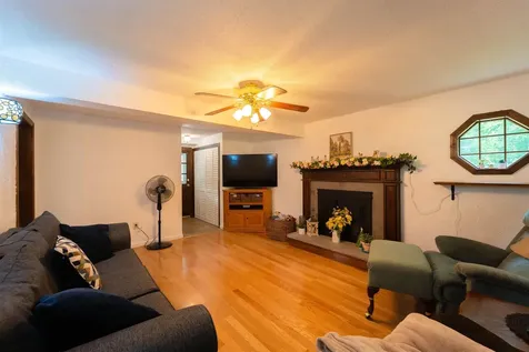 12 Beech Hill Drive Londonderry NH 03053