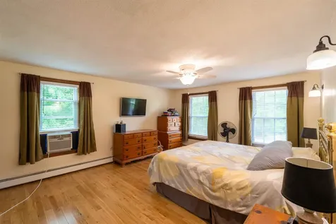 12 Beech Hill Drive Londonderry NH 03053