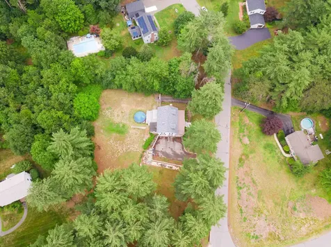 12 Beech Hill Drive Londonderry NH 03053