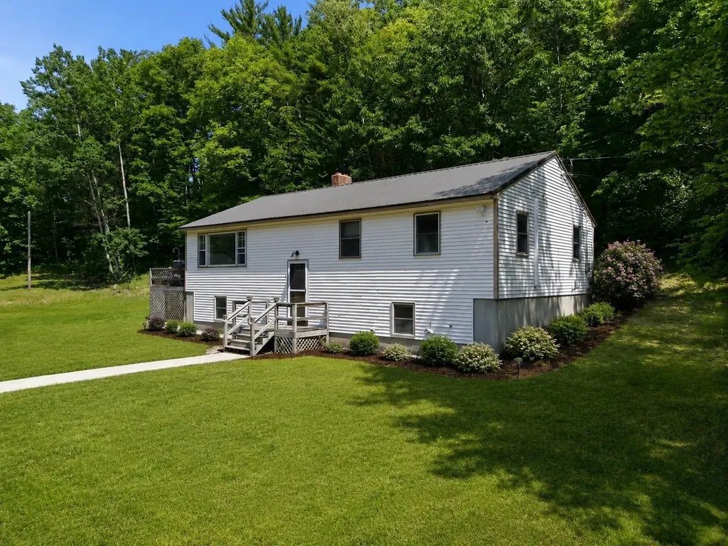 39 Bullseye Curve Road Wentworth NH 03282