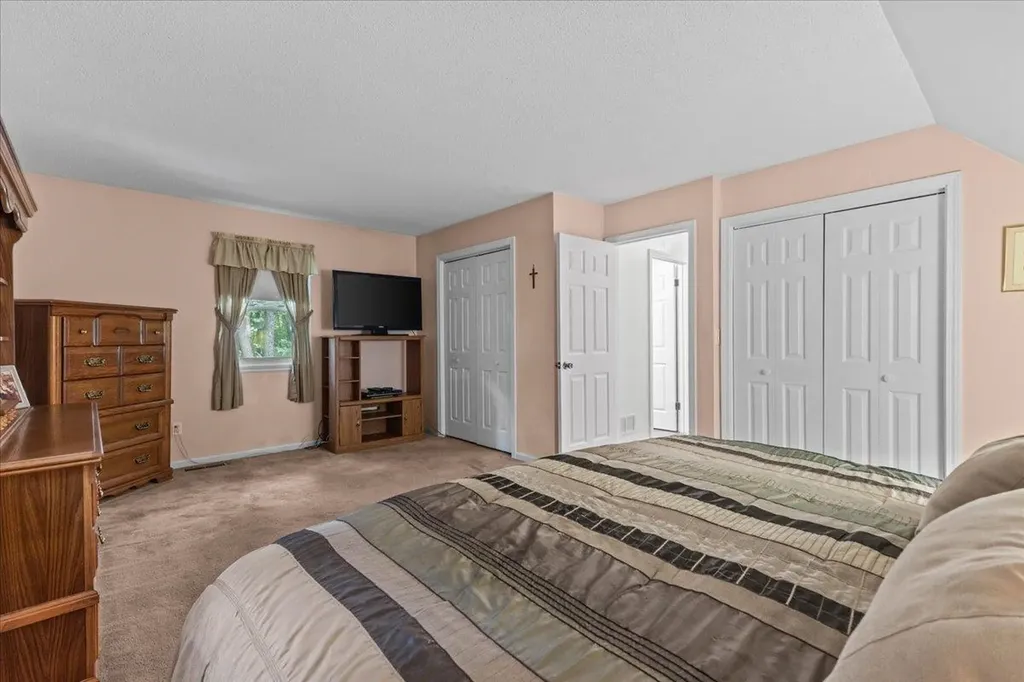 473 Sunderland Woods Road Colchester VT 05446