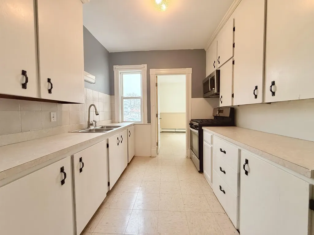 603 Silver Street Manchester NH 03103