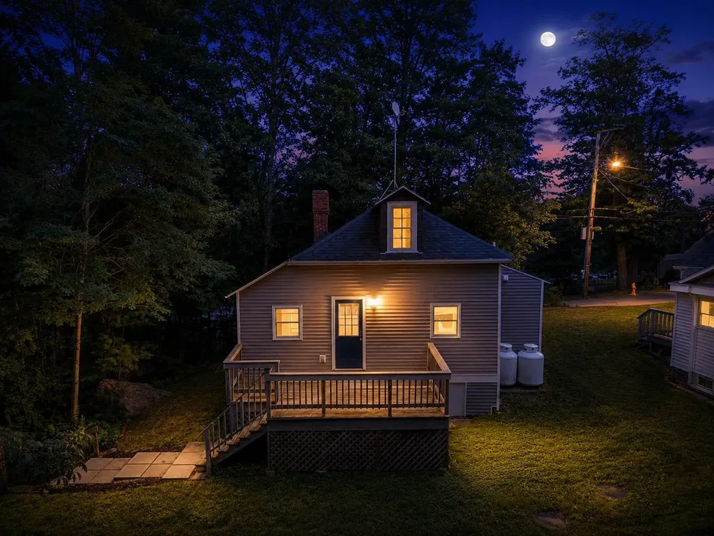 37 Great Pond Road Kingston NH 03848