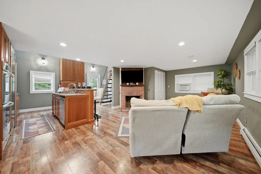 37 Great Pond Road Kingston NH 03848