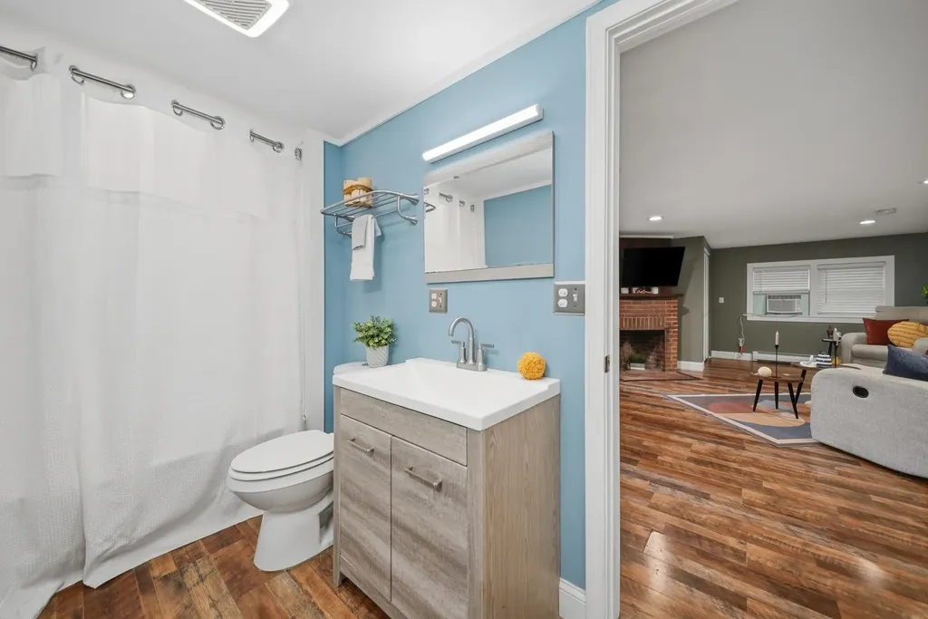 37 Great Pond Road Kingston NH 03848