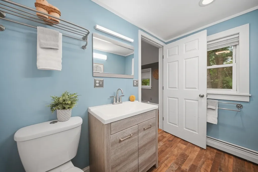 37 Great Pond Road Kingston NH 03848
