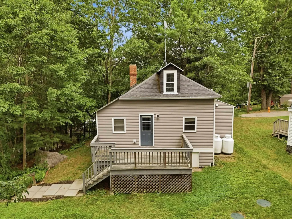 37 Great Pond Road Kingston NH 03848