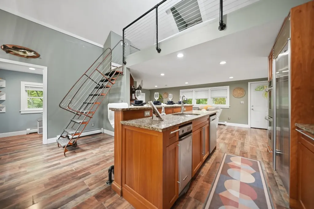 37 Great Pond Road Kingston NH 03848