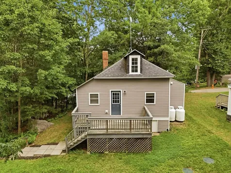 37 Great Pond Road Kingston NH 03848