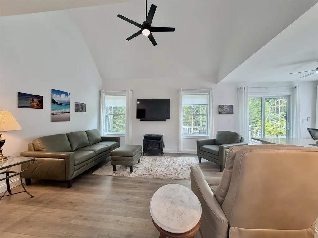 21 Freedom Drive Rochester NH 03867