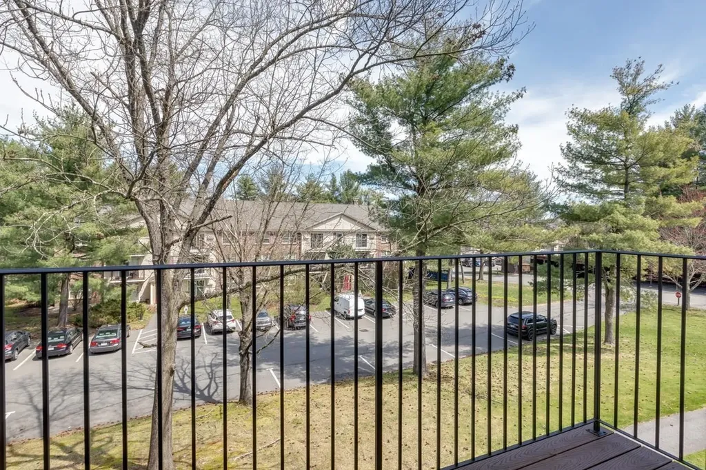3 Autumn Leaf Drive Nashua NH 03060