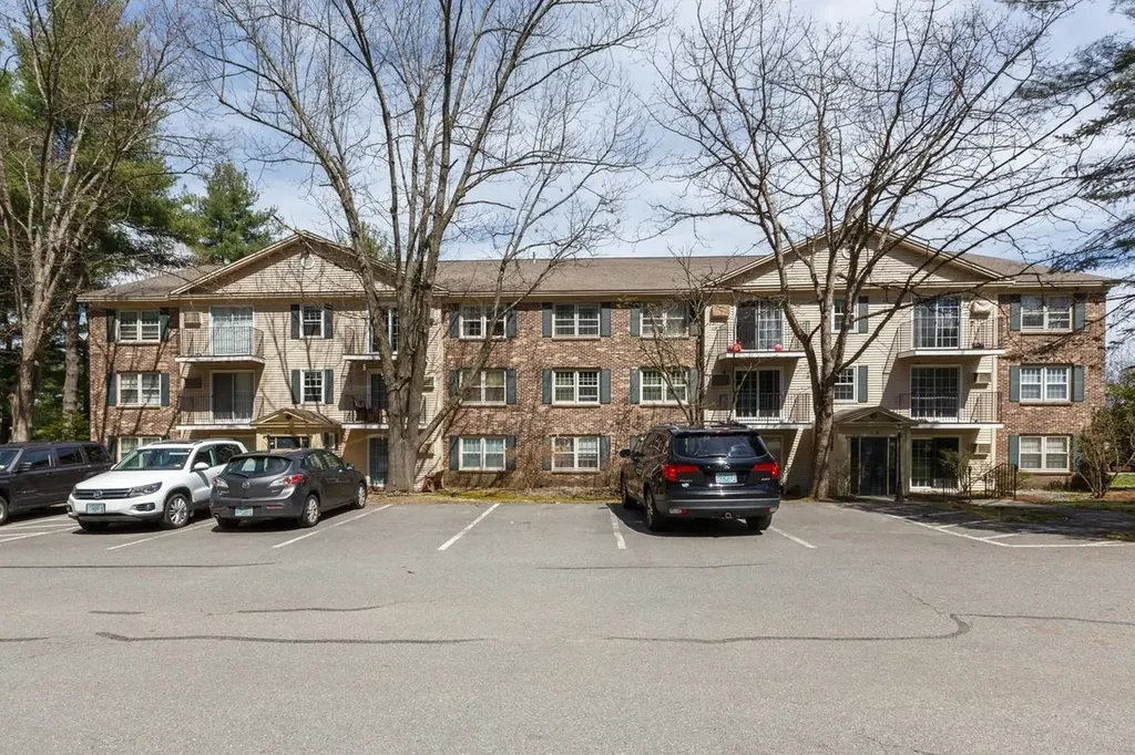 3 Autumn Leaf Drive Nashua NH 03060