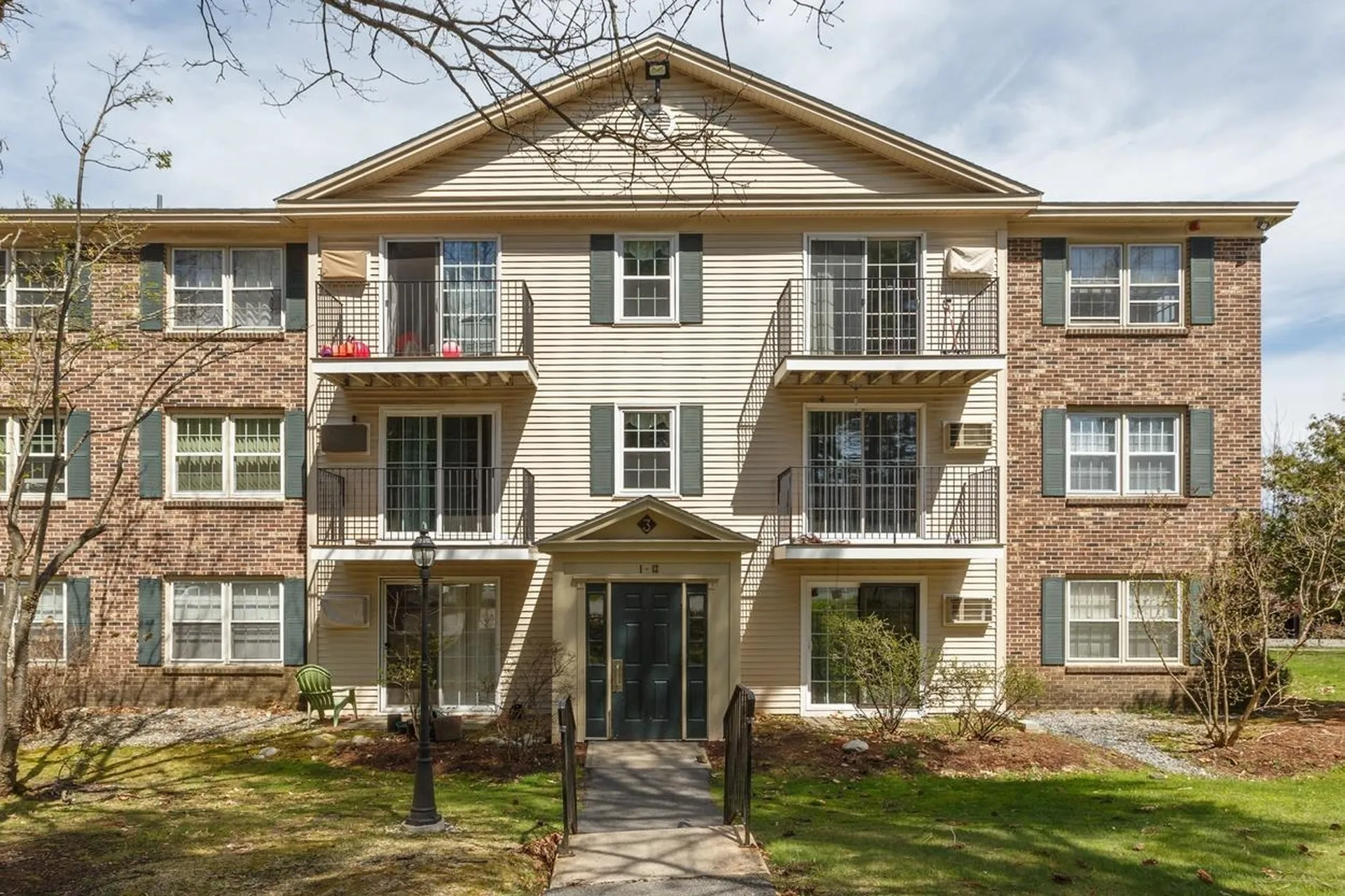 3 Autumn Leaf Drive Nashua NH 03060