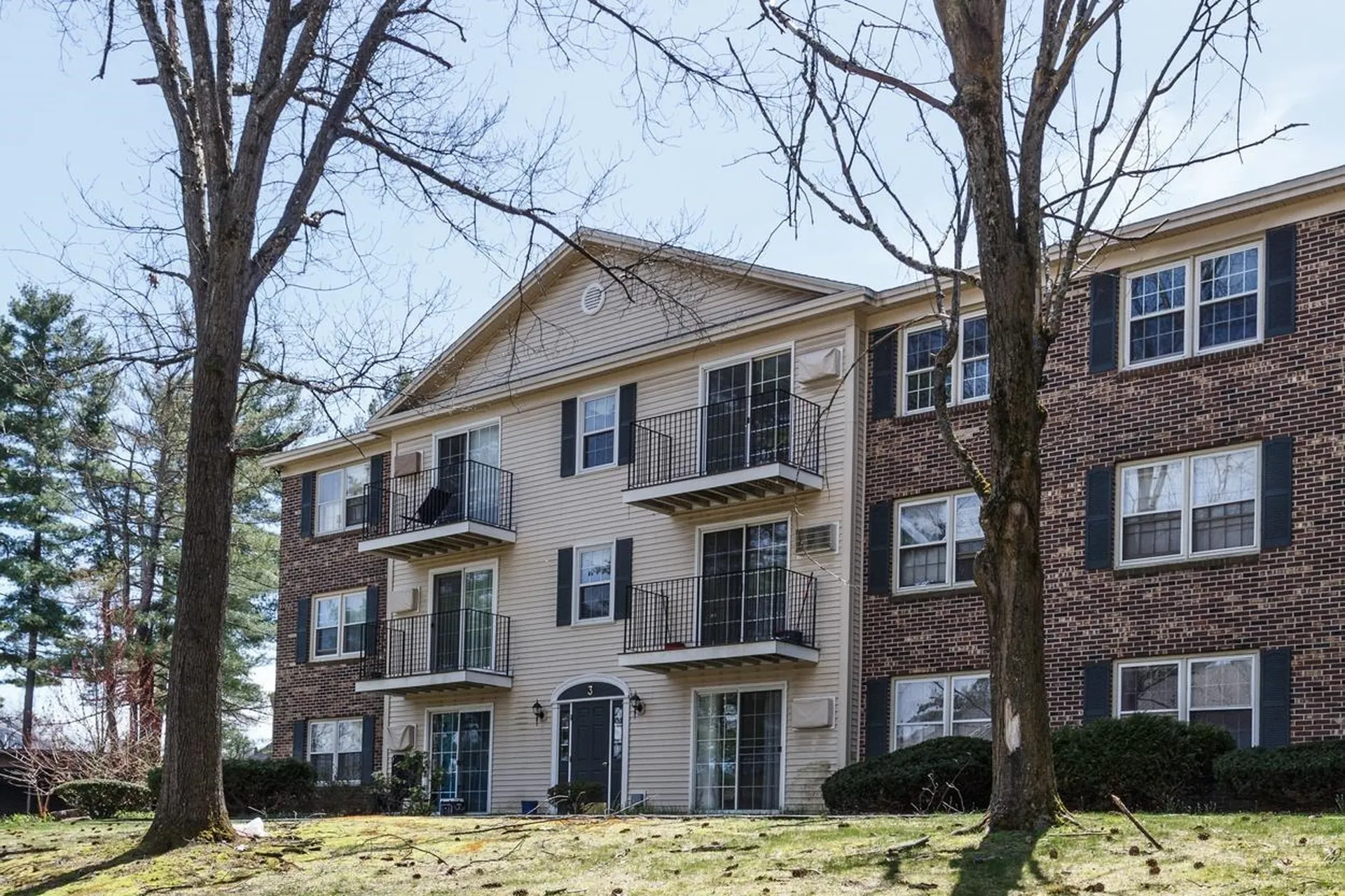 3 Autumn Leaf Drive Nashua NH 03060