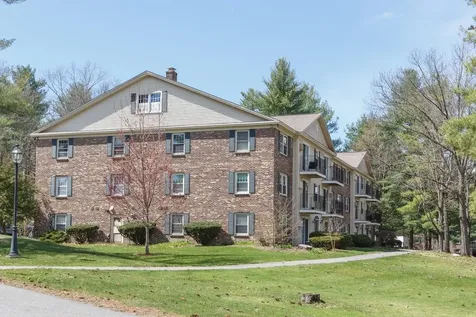3 Autumn Leaf Drive Nashua NH 03060