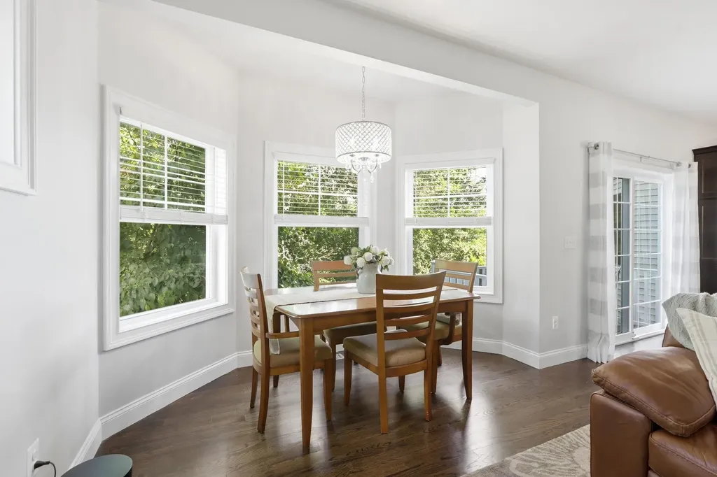 8 Manor Drive Hooksett NH 03106